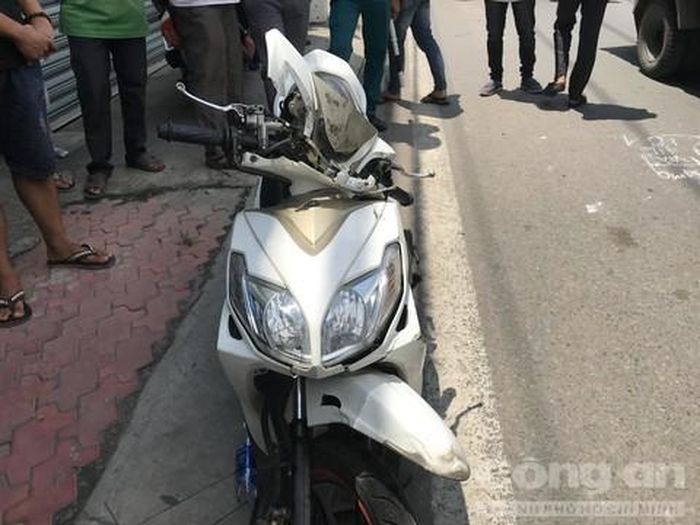Chiếc xe máy biến dạng.