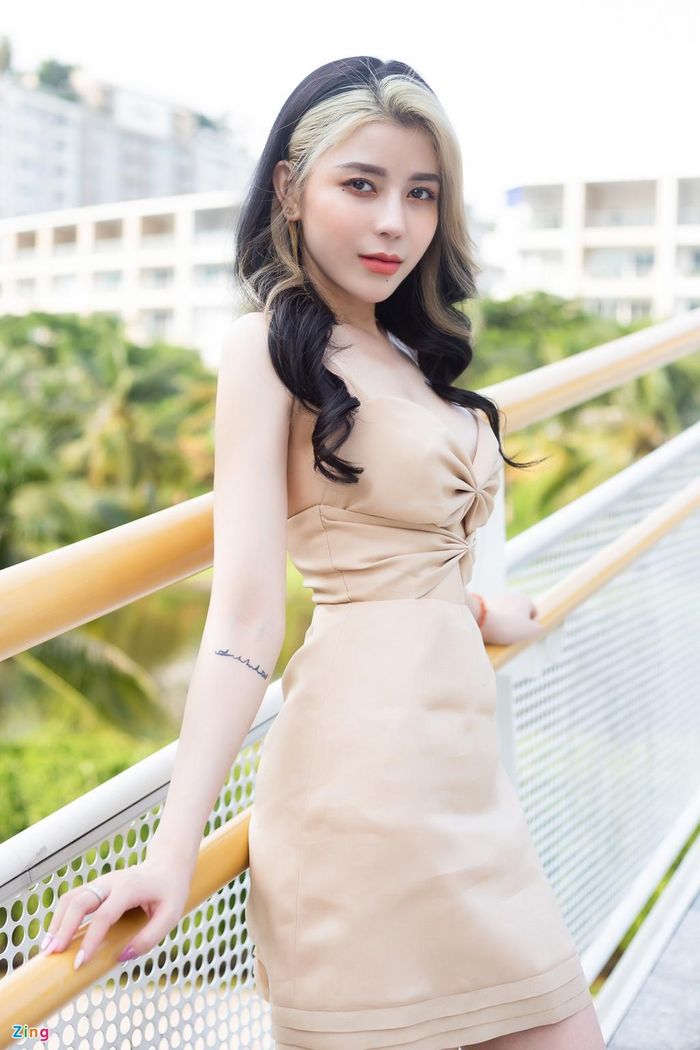  Với ngoại hình hiện tại, Ngọc Ánh cho biết cô tự tin và thấy mình đẹp hơn. Giọng ca Nói trước bước không qua tiết lộ cô đặc biệt yêu thích nhóm nhạc BlackPink nên thường xuyên theo dõi, học hỏi phong cách thời trang của các cô gái nhà YG. 