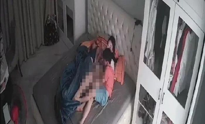 Vụ việc người phụ nữ cho trẻ chạm vào vùng kín một lần nữa đặt ra câu hỏi về tính bảo mật của các loại camera IP. Ảnh: Chụp màn hình.