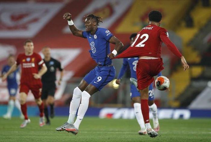 Tammy Abraham vào sân và ghi bàn cho "The Blues"