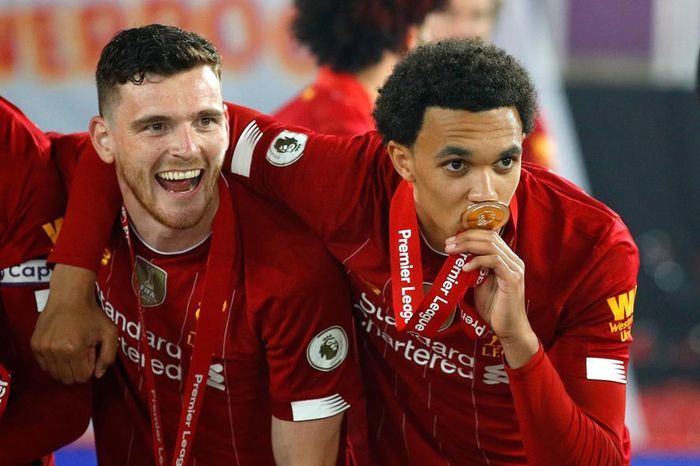 Đôi cánh "thiên thần" Robertson và Alexander-Arnold thi đấu cực hay mùa này