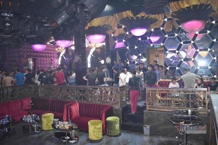 Nhóm người sử dụng ma túy bị bắt quả tang trong quán bar