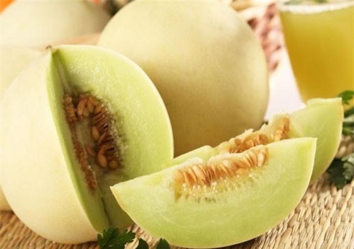 Dưa lê ngọt mát và có sẵn vào mùa hè