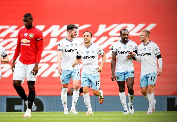 West Ham mở tỷ số từ sai lầm của Pogba.