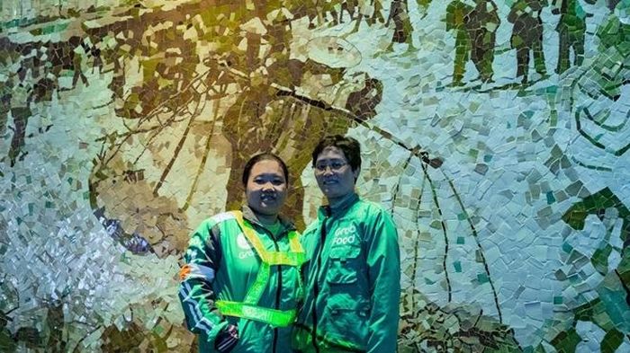 Hai phụ nữ của đội FAS Angle.