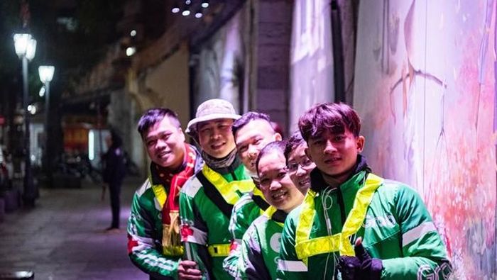 Thành viên của đội hỗ trợ sơ cứu FAS Angle trong một đêm trực tai nạn