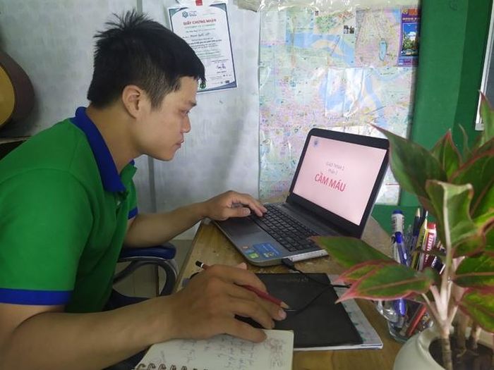 Việt mong muốn mở rộng phạm vi hoạt động của đội sơ cứu ra ngoài địa bàn Hà Nội