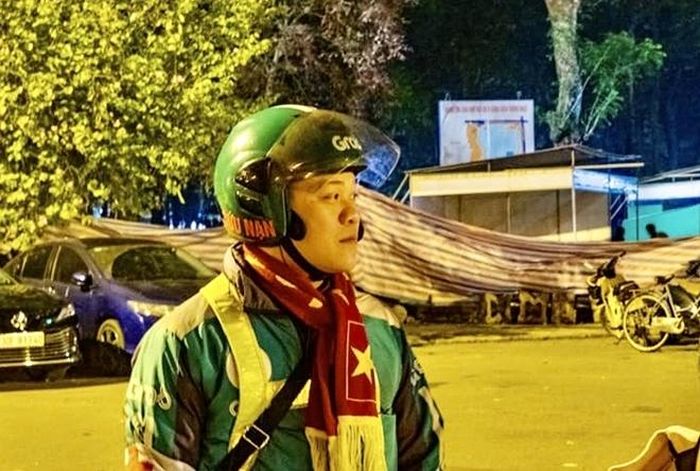 Việt từng bị bỏ rơi nên anh không muốn bỏ rơi bất cứ ai.