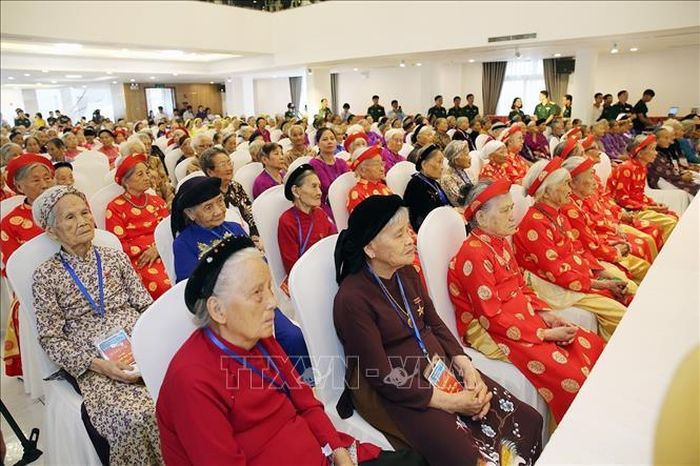 Đoàn đại biểu Bà Mẹ Việt Nam anh hùng tham dự buổi gặp. Ảnh: Dương Giang/TTXVN