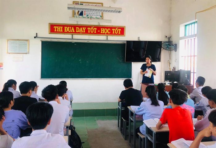 Giờ học của HS khối 9 Trường THCS Hải Lý, huyện Hải Hậu