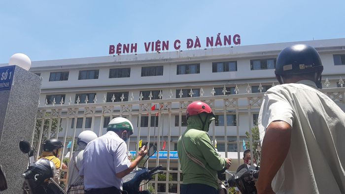 Bệnh viện C Đà Nẵng nơi bệnh nhân T.V.D nằm điều trị từ ngày 20 đến 23/7 đã được phong tỏa, cách ly nhân viên y tế và người có tiếp xúc, tiếp xúc gần với bệnh nhân này. Ảnh: Nguyễn Thành