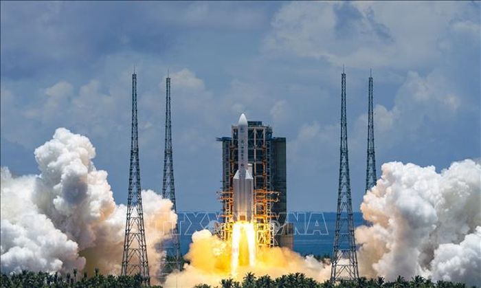 Ngày 23/7/2020, Trung Quốc tuyên bố đã phóng thành công tàu vũ trụ Thiên Vấn-1 bằng tên lửa đẩy Trường Chinh 5, thực hiện sứ mệnh khám phá sao Hỏa. Ảnh: THX/TTXVN