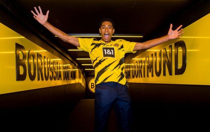 Bellingham chỉ mới có mùa giải thi đấu chuyên nghiệp trong đời. Ảnh: Dortmund.