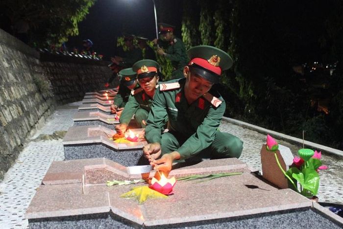 Và thắp nến tri ân.