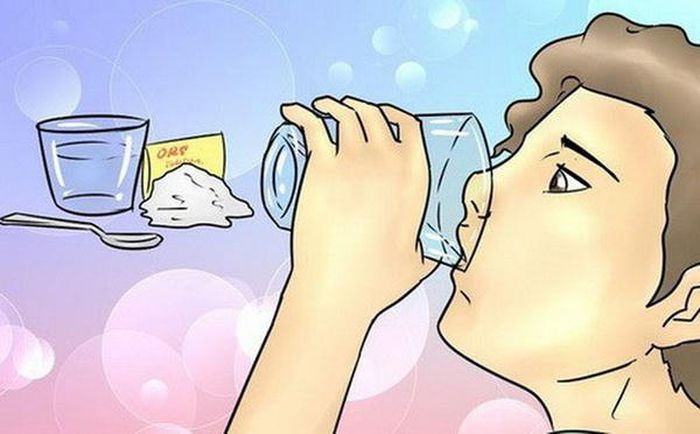 Điều trị cho trẻ mắc tiêu chảy, quan trọng nhất là bù nước.