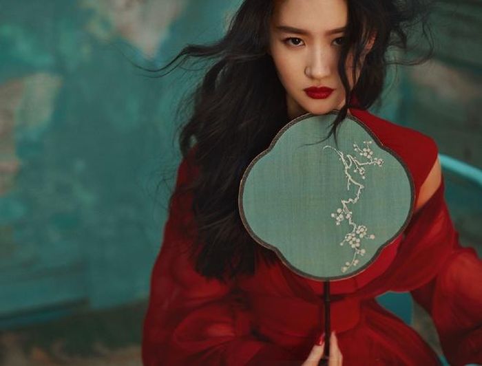 Sohu nhận xét bộ ảnh theo phong cách cổ điển và Lưu Diệc Phi đã thể hiện được vẻ đẹp sắc sảo, đằm thắm nhưng vẫn cá tính, quyến rũ của phụ nữ phương Đông. Thêm vào đó, hình ảnh của nữ diễn viên còn mang màu sắc, tinh thần nhân vật Mộc Lan do cô thủ diễn. Tuy nhiên, phải còn khá lâu nữa khán giả mới có thể thấy "Hoa Mộc Lan thật" trên màn ảnh.