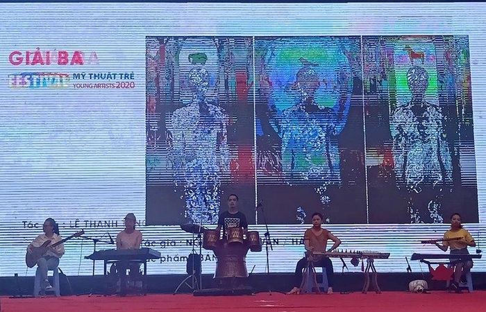 Biểu diễn văn nghệ tại lễ khai mạc Festival Mỹ thuật trẻ 2020