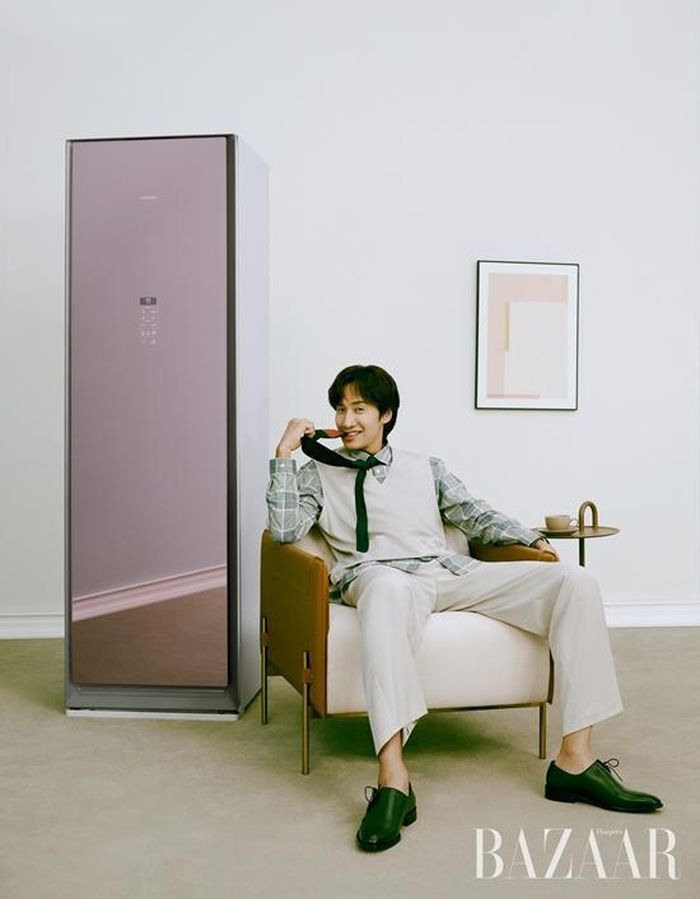 Tạo hình của Lee Kwang Soo trên tạp chí. Ảnh: Haper's Bazaar.