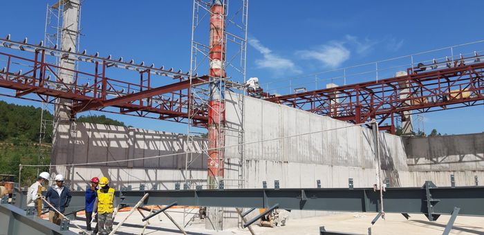 Thi công xây lắp dự án Khu Liên hợp sản xuất vật liệu xây dựng tại xã Nghi Văn (Nghi Lộc). Ảnh: P.V