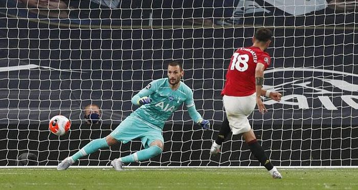 Bruno Fernandes từng sút tung lưới Tottenham của Mourinho trên chấm 11m