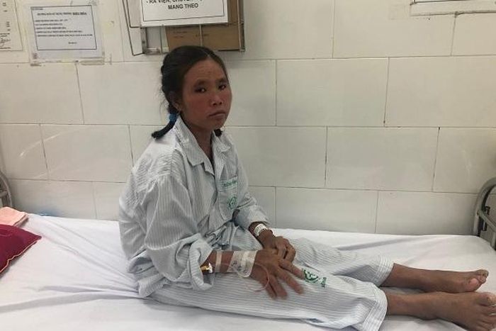 Thương con bỏ học kiếm tiền, mẹ đơn thân bệnh nặng xin về nhà chờ chết