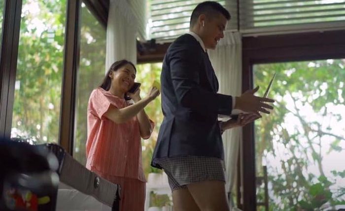 Hình ảnh hậu trường buổi làm việc trực tuyến của chồng Marian Rivera khiến người hâm mộ thích thú. 