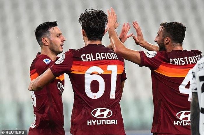 Kalinic gỡ hòa cho AS Roma ở phút 23