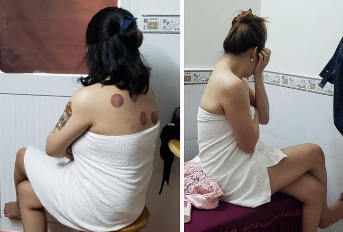 Hai nữ nhân viên "tắm tiên" cùng khách bị bắt quả tang