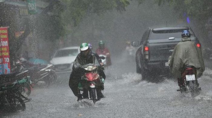 Bão số 2 gây mưa lớn tại nhiều địa phương (ảnh: Dân Sinh).