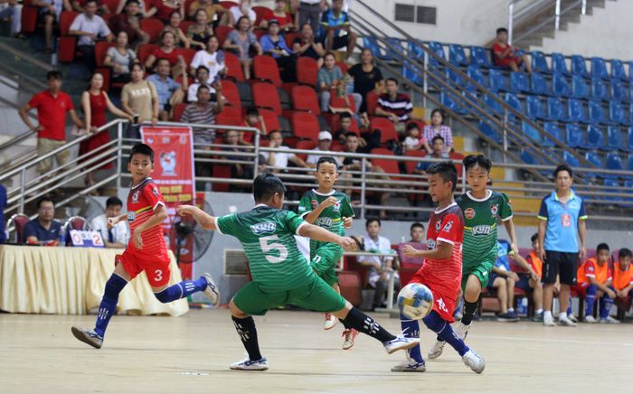 Em Cường tạo ra nhiều tình huống nguy hiểm góp phần giành chiến thắng cho chủ nhà Phú Thọ