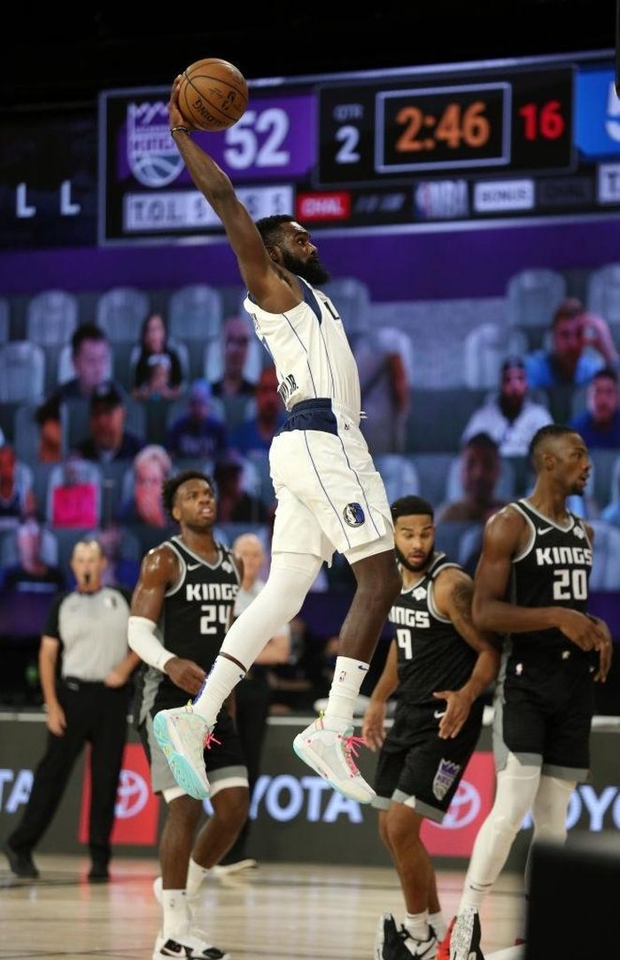 Kristaps Porzingis và Tim Hardaway Jr. đóng góp mỗi người 22 điểm cho Mavericks. Ngoài ra, Dorian Finney-Smith đạt double-double với 16 điểm và 16 rebound.