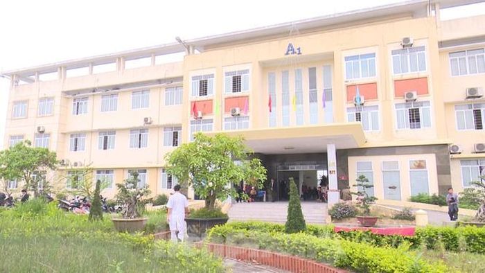 Nhiều cán bộ,nhân viên của Bệnh viện Đa khoa huyện Vũ Thư ngỡ ngàng trước hành vi đầu độc cháu nội của đồng nghiệp - Ảnh: Hoàng Long