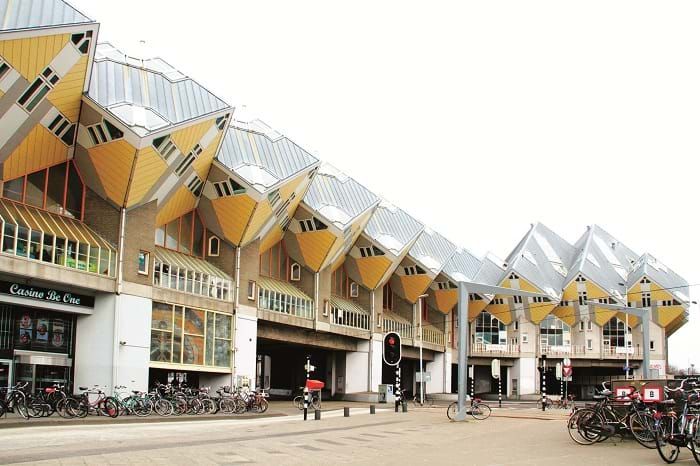 Khu nhà hình khối nhìn từ ngoài.