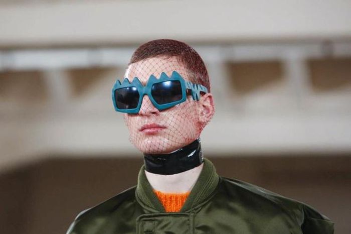 Thiết kế của Walter Van Beirendonck trong bộ sưu tập Thu - Đông 2017, 2018. Ảnh: Vogue. 