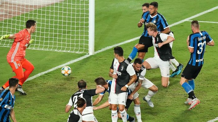  Hàng thủ Juventus để thủng lưới tới 43 bàn tại Serie A mùa này, nhiều thứ hai trong số các bóng từng vô địch giải đấu. Ảnh: Getty. 