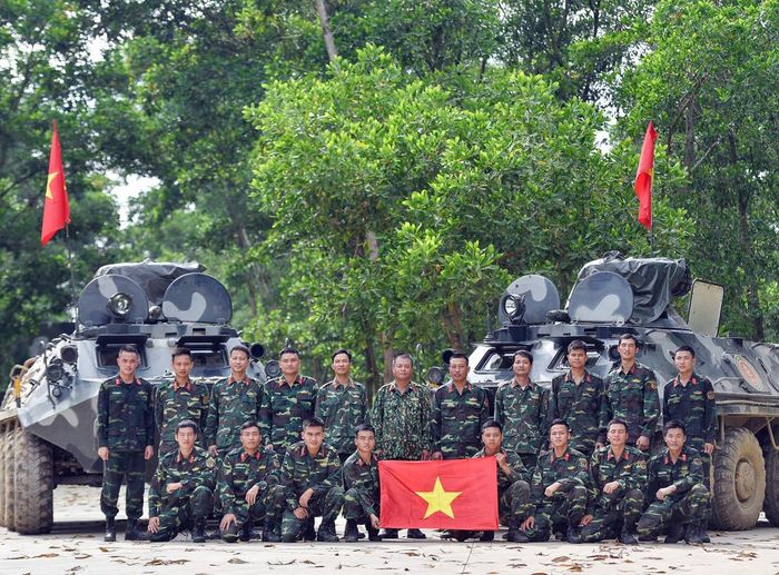  Đội tuyển Hóa học đặt quyết tâm thi đấu hết mình vì màu cờ sắc áo để mang vinh quang về cho Tổ quốc và cho Quân đội nhân dân Việt Nam. 