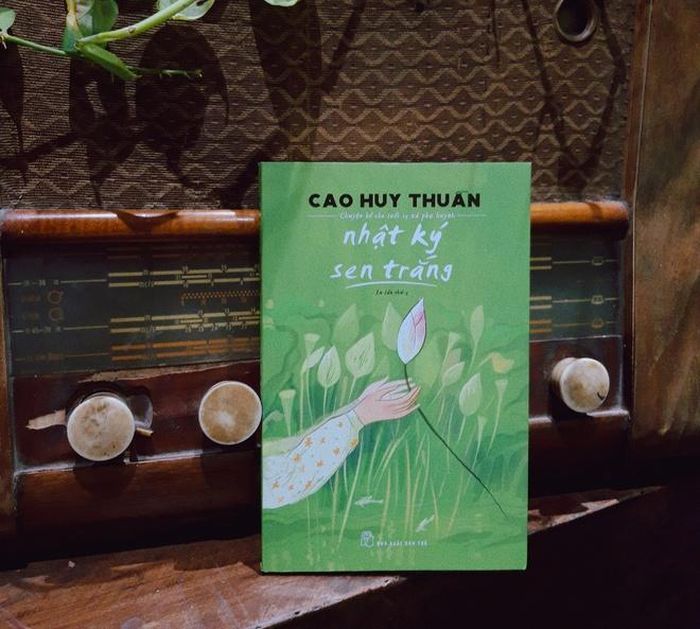  Sách Nhật ký Sen Trắng. 