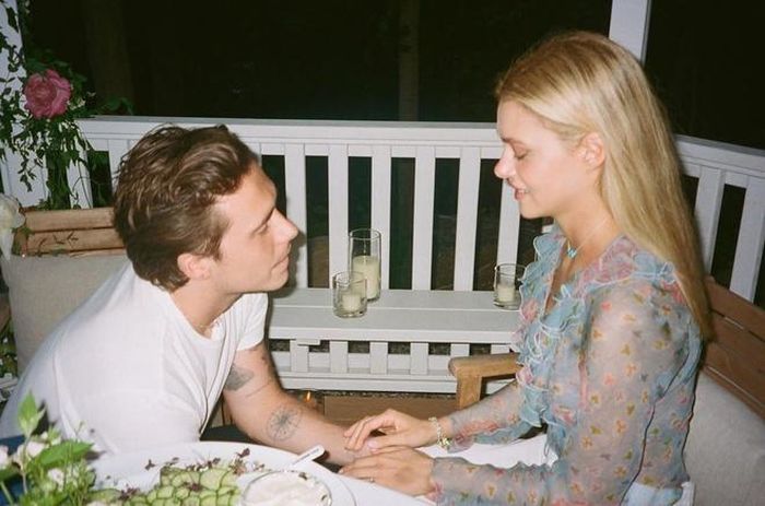  Brooklyn Beckham đã tặng nhẫn và cầu hôn Nicola Peltz. 