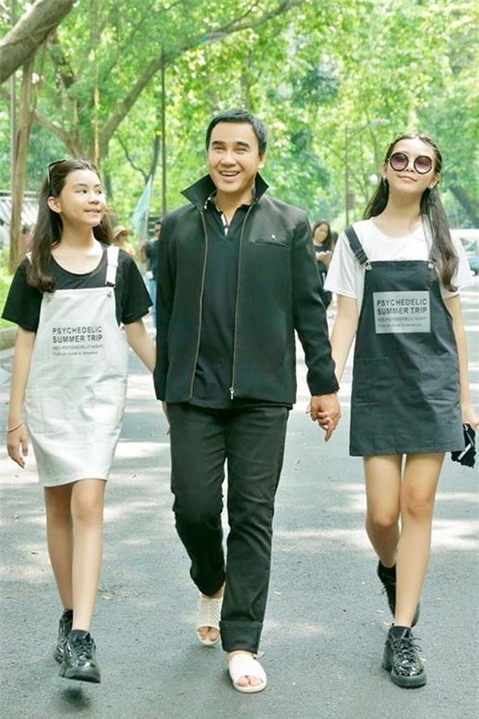 - Vậy anh và bà xã có định hướng trước cho các con về nghề nghiệp sau này?