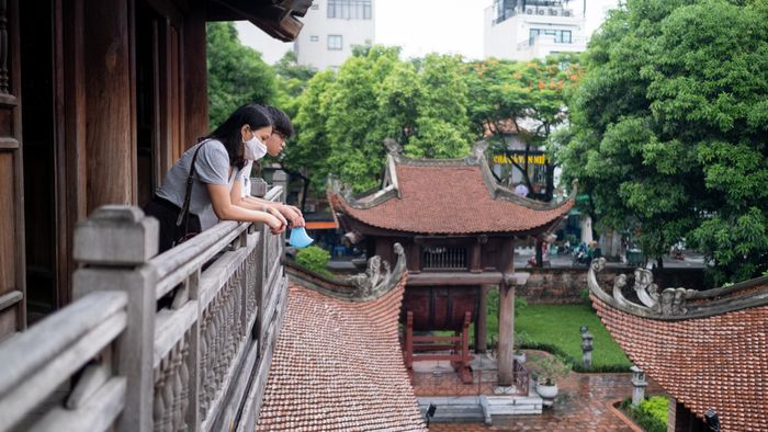  Lần đầu tiên trong vai trò phụ huynh có con thi đại học, ban đầu, vợ chồng tôi cũng khá lo lắng, từ định hướng nghề nghiệp đến thời gian học của con. Chúng tôi sợ con chọn nhầm nghề hay học hành quá tải. 
