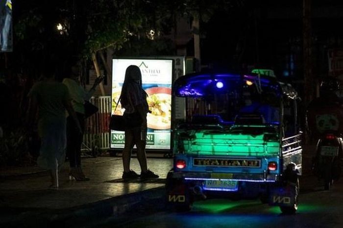  Kiểm soát biên giới lỏng lẻo, đàn ông Mỹ vẫn đi sang Mexico tìm gái bán dâm. 