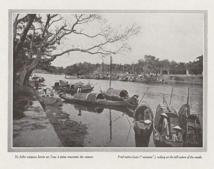 Những con thuyền trên dòng kênh.