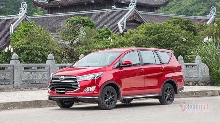 Doanh số tháng 7 của Innova tăng đến 31% so với tháng 6, tuy nhiên mẫu xe của Toyota vẫn chỉ xếp thứ 3 trong phân khúc MPV