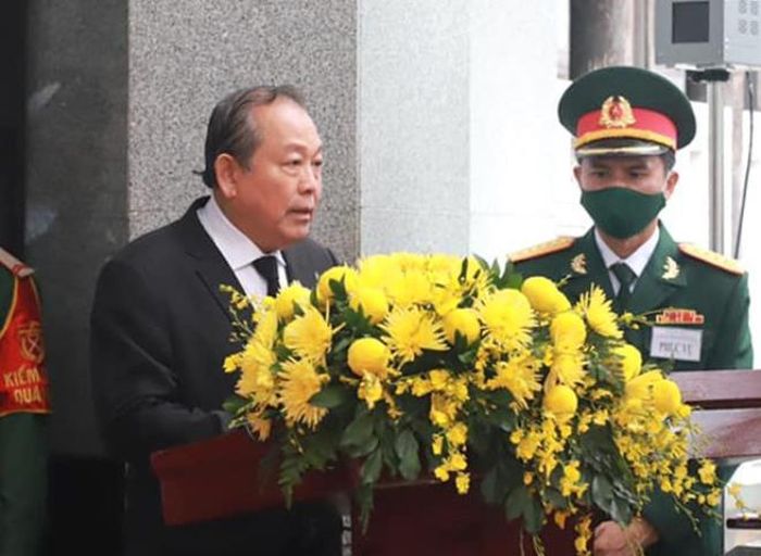 Ủy viên Bộ Chính trị, Phó Thủ tướng Thường trực Trương Hòa Bình, Trưởng Ban Tổ chức Lễ tang tuyên bố Lễ viếng nguyên Tổng Bí thư Lê Khả Phiêu. Ban Lễ tang nguyên Tổng Bí thư Lê Khả Phiêu gồm 35 người do Tổng Bí thư, Chủ tịch nước Nguyễn Phú Trọng làm Trưởng ban. (Ảnh: Trọng Phú)
