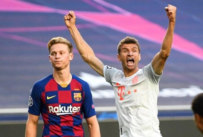  Qua đó, anh vượt mặt huyền thoại Andriy Shevchenko để trở thành cầu thủ ghi bàn vào lưới Barca nhiều nhất lịch sử giải đấu. Mueller có 6 bàn thắng, trong khi chân sút người Ukraine sở hữu 5 pha lập công. 