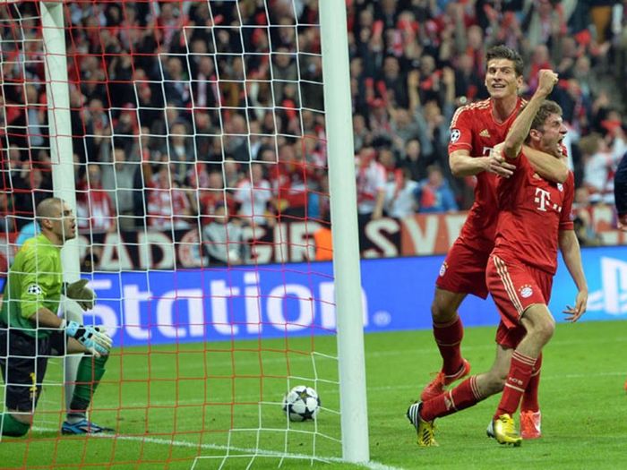  Mùa giải 2012/13, khi 2 đội gặp nhau ở bán kết, Mueller lập một cú đúp trên sân Allianz Arena, ghi một bàn tại Camp Nou, giúp Bayern hủy diệt Barca với tổng tỷ số 7-0. 