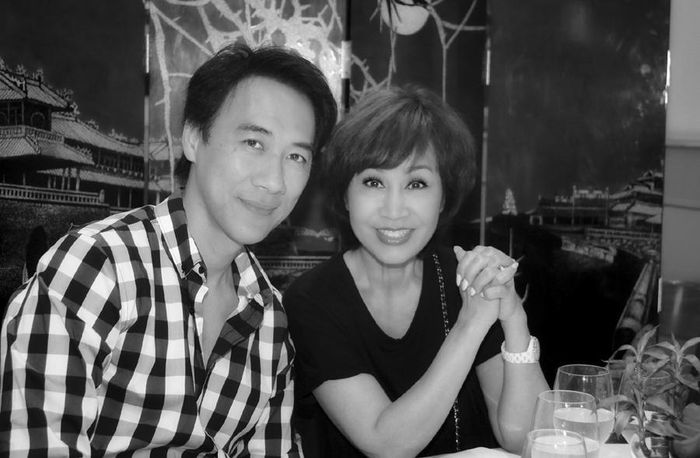 Vợ chồng Khánh Hà.