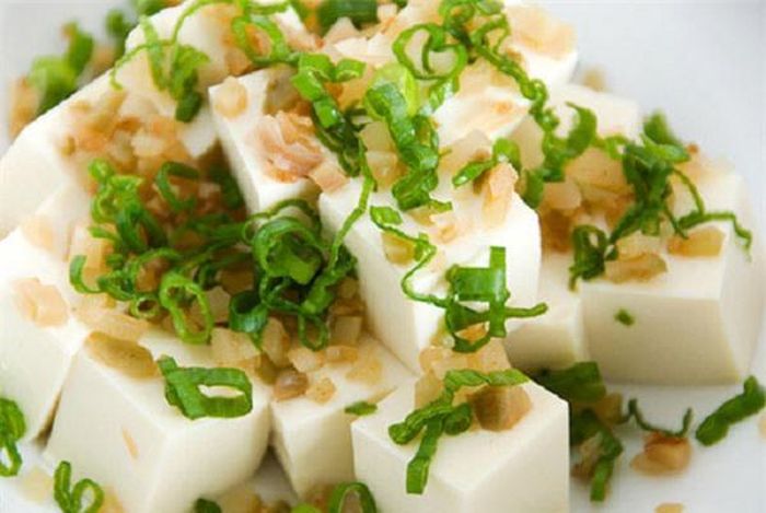 Đậu phụ được làm từ đậu nành, là nguyên liệu ngon khó cưỡng trong các món ăn Trung Hoa, Việt Nam và một số nước Châu Á