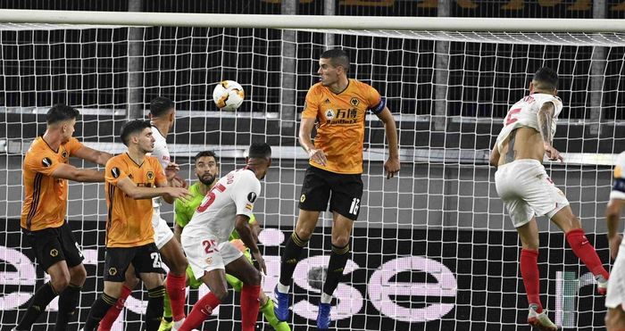 Sevilla đánh bại Wolves ở tứ kết