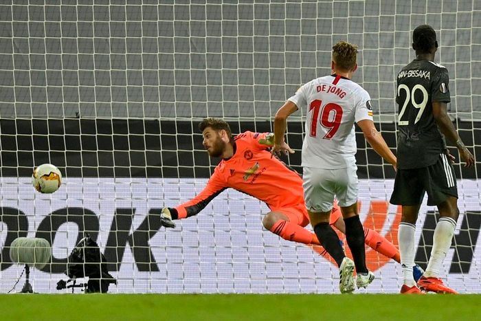  MU thua bởi những miếng đánh biên khó chịu của Sevilla. Ảnh: Getty. 